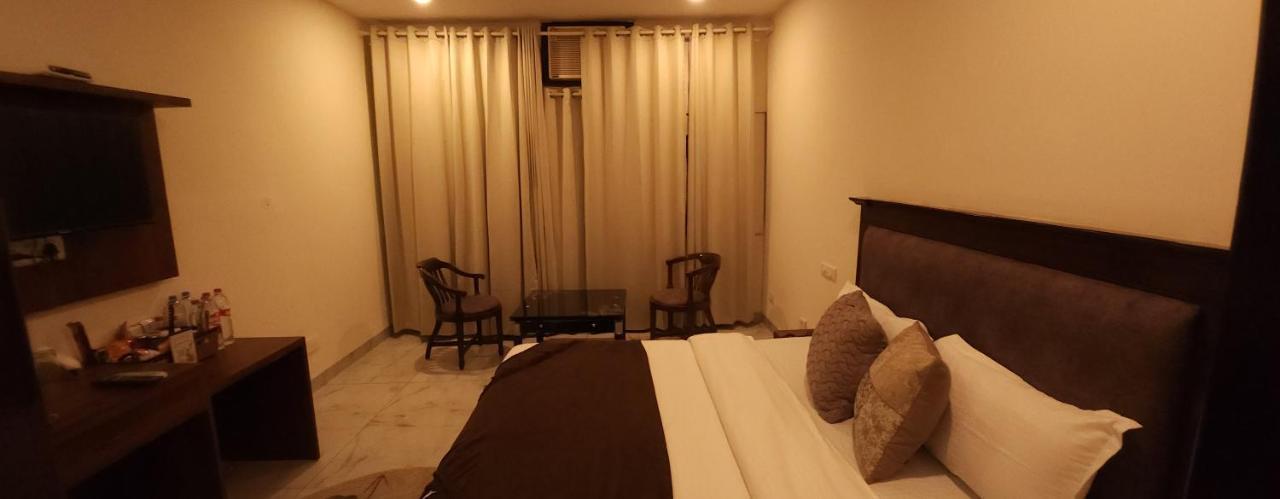 Hotel Multitech Premium Chandigarh Luaran gambar