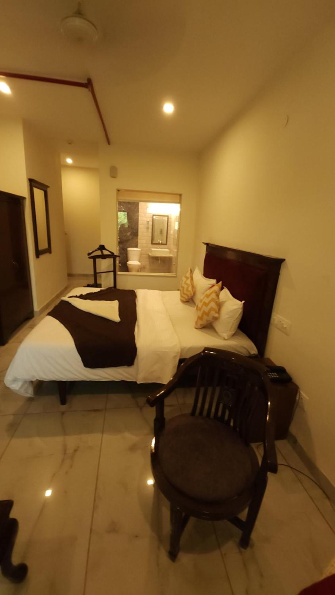 Hotel Multitech Premium Chandigarh Luaran gambar