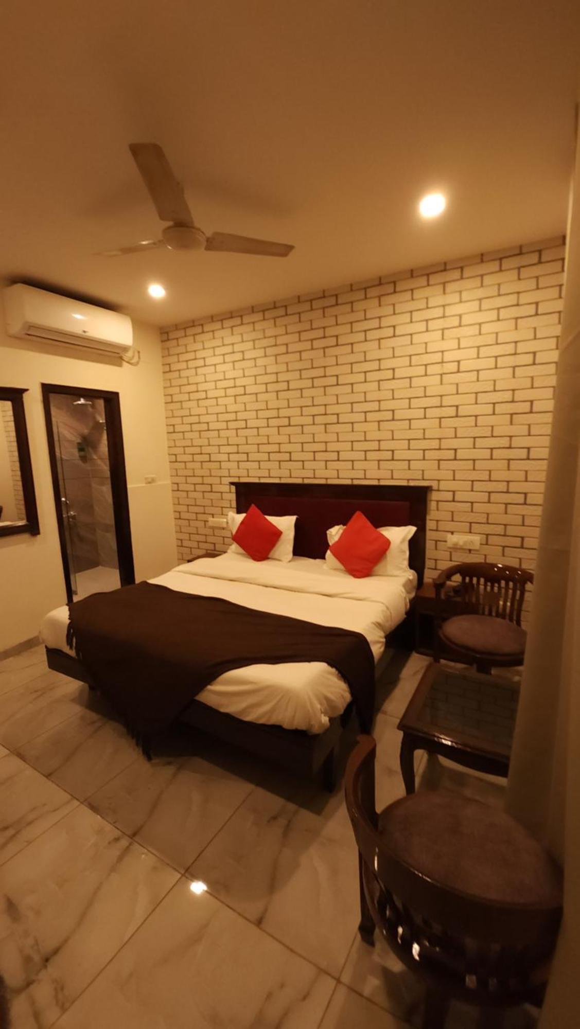 Hotel Multitech Premium Chandigarh Luaran gambar