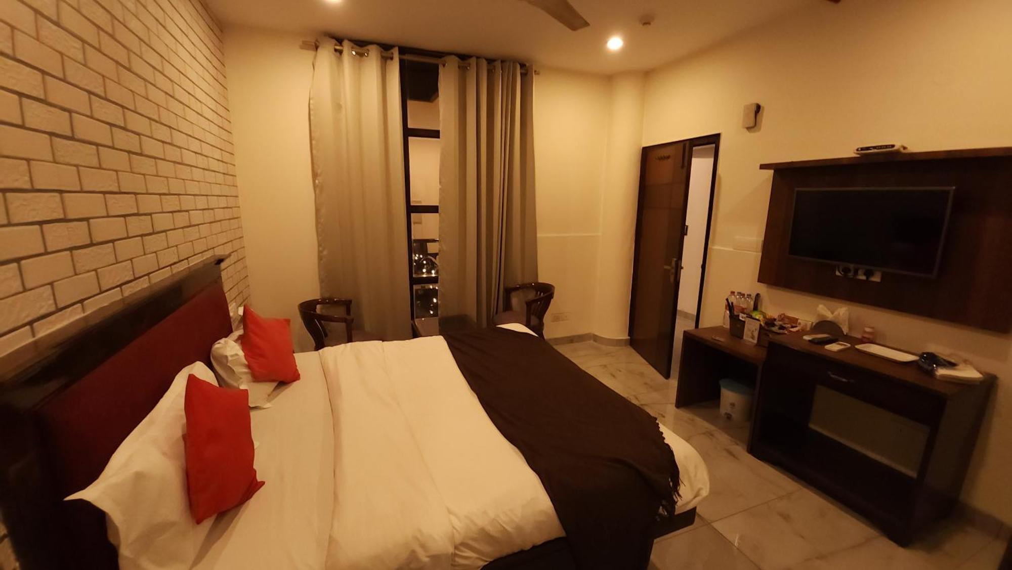 Hotel Multitech Premium Chandigarh Luaran gambar