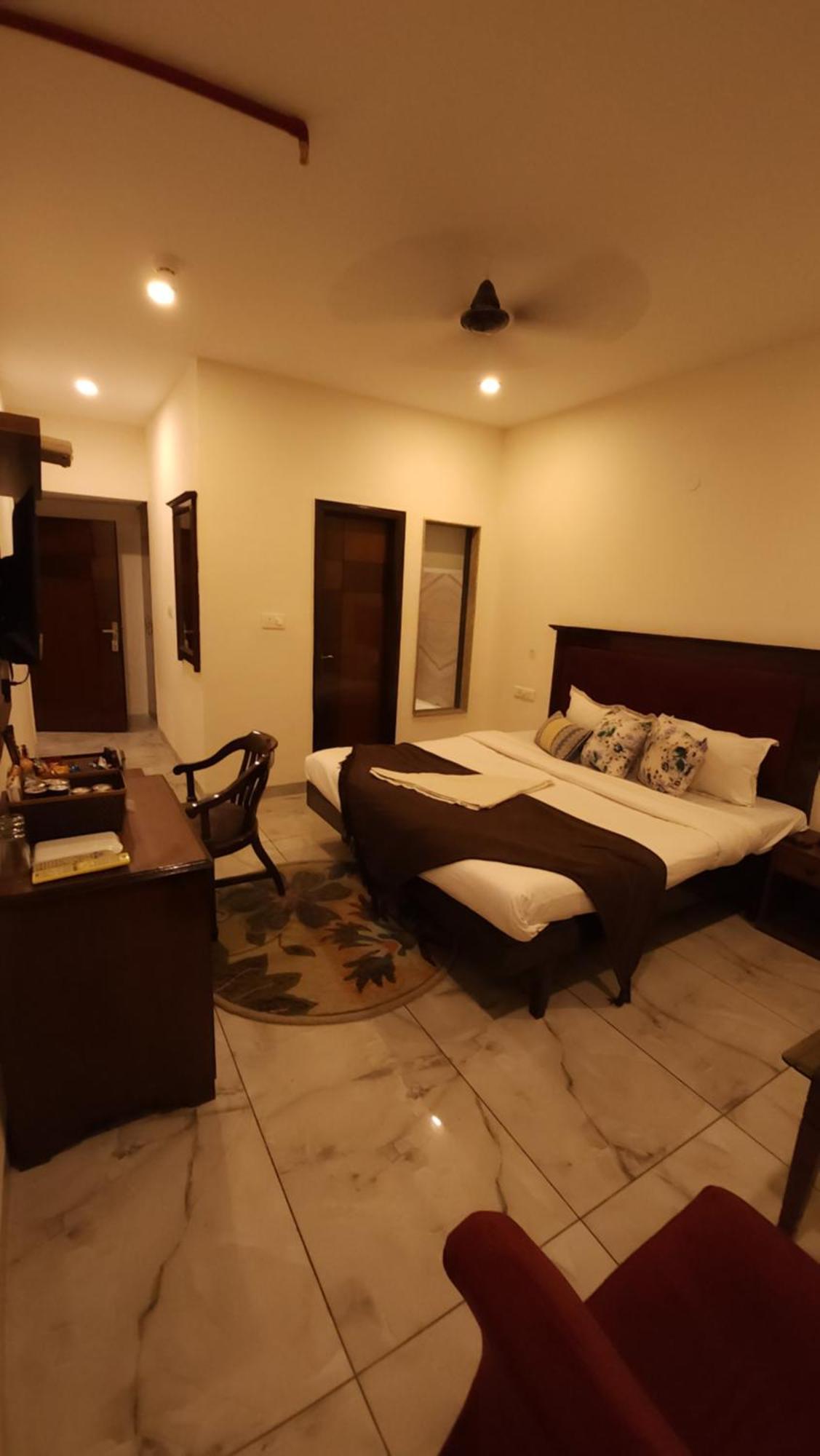 Hotel Multitech Premium Chandigarh Luaran gambar