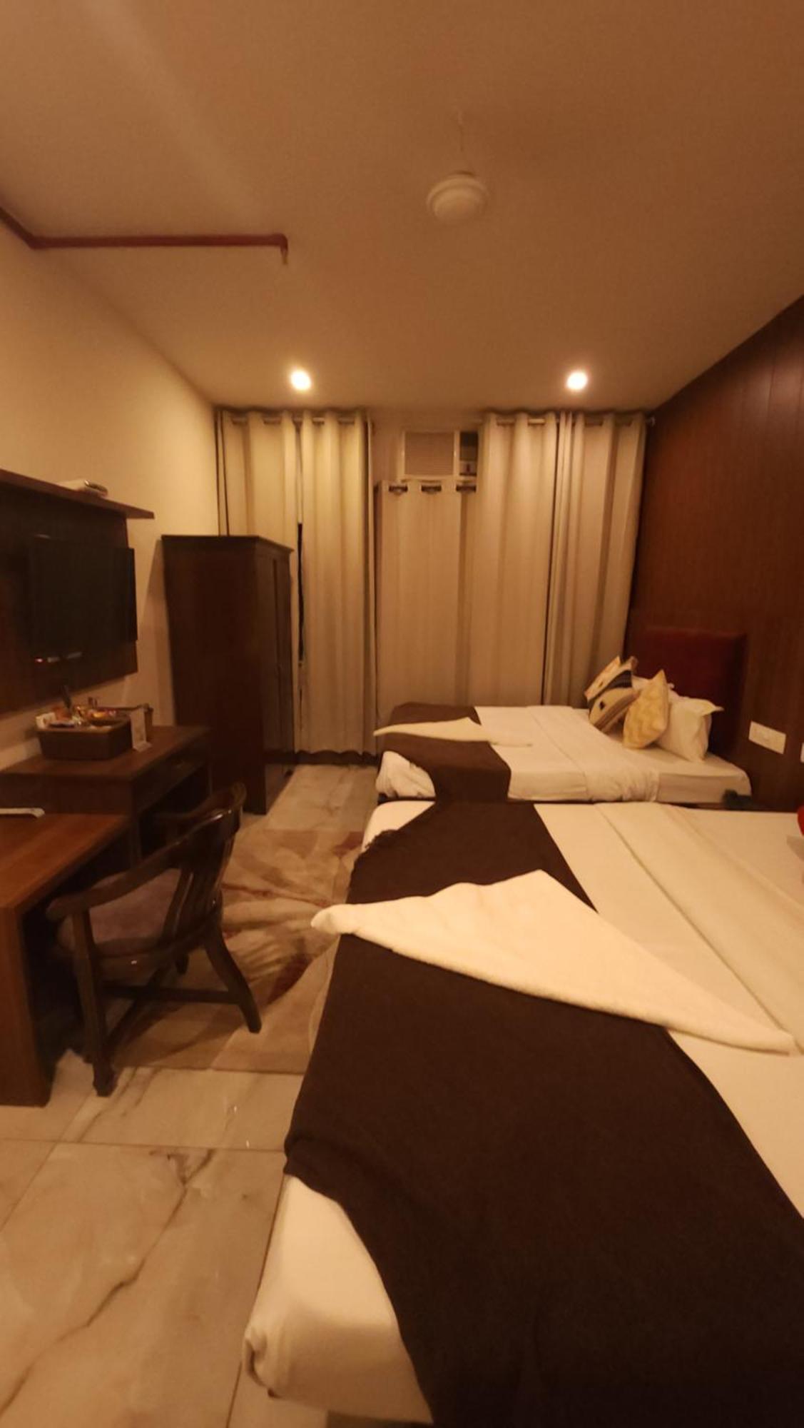 Hotel Multitech Premium Chandigarh Luaran gambar